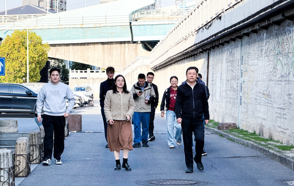 鏡湖區(qū)委常委、副區(qū)長(zhǎng)高偉來(lái)園調(diào)研指導(dǎo)工作